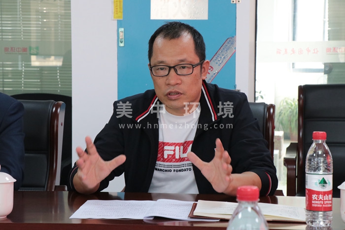 龍董事長(zhǎng).jpg